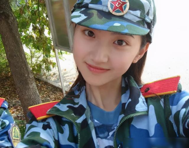 軍事直播間董嘉耀，一位軍事領(lǐng)域的佼佼者，董嘉耀，軍事領(lǐng)域的翹楚，深度解析軍事直播間